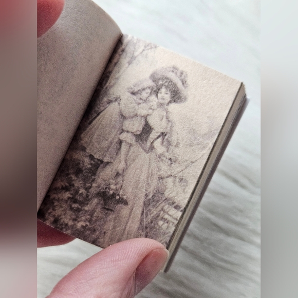 3 Mini Book Bundle - Picture 9 of 10